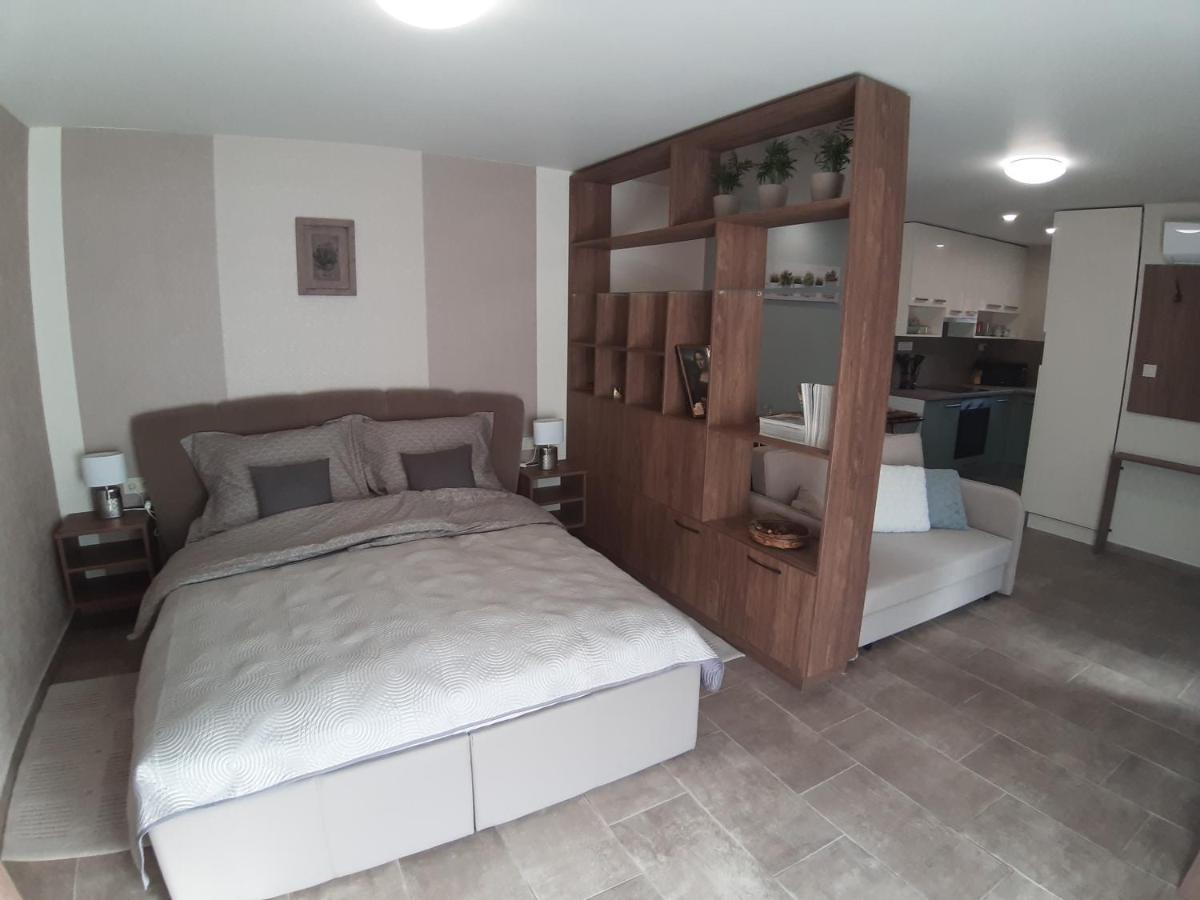 Profi Keco Apartman Balatonalmadi Exterior photo